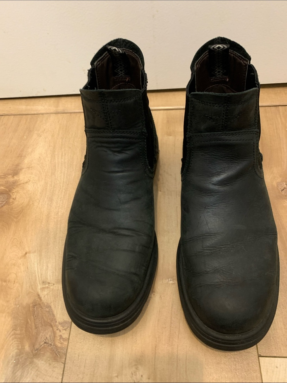 UGG Men's Black Leather Chukka Boots